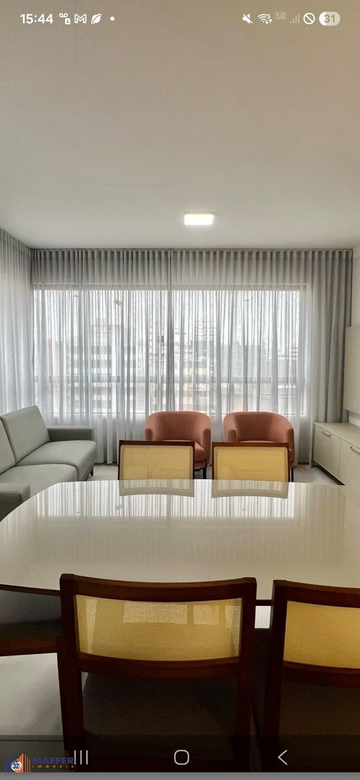 Apto Vila Àpia, Capão da Canoa, 154m², 03 suítes, lavabo, 2 vagas. Pertinho do mar, de frente pra avenida!