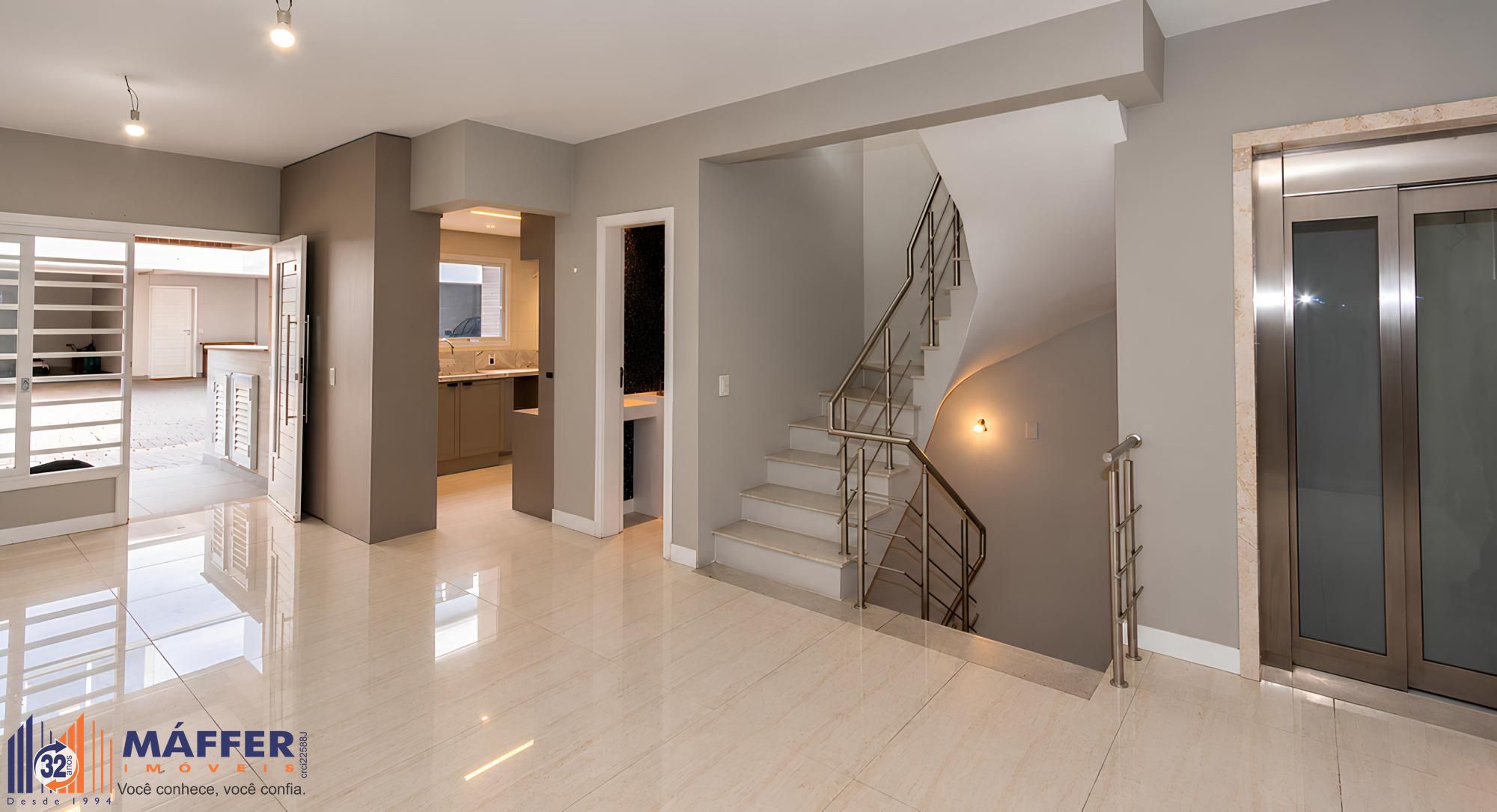 Casa em Condomínio com 3 Suítes, elevador privativo e Vista para o Guaíba