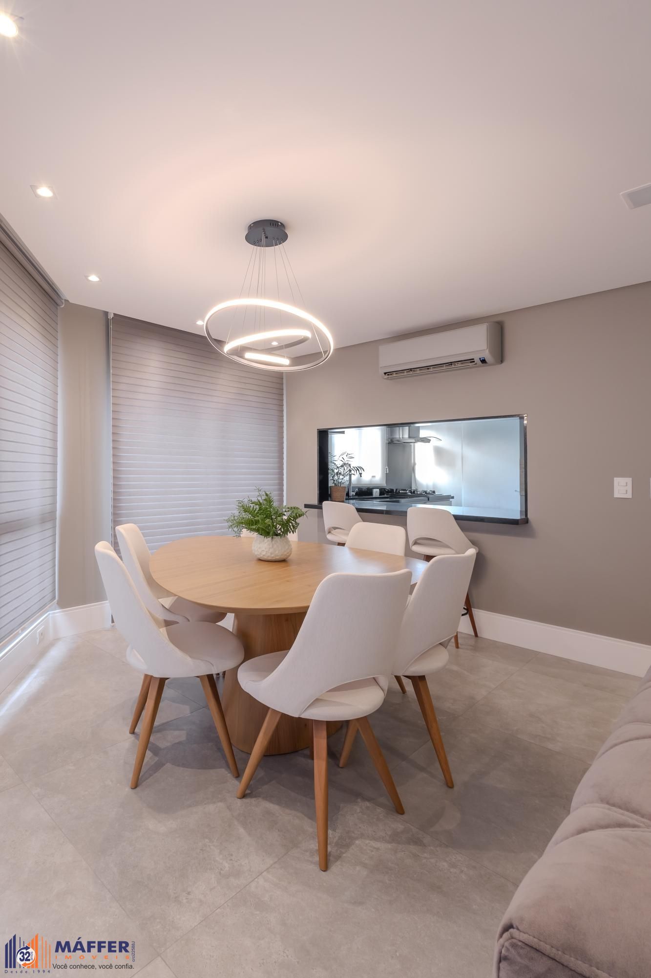 Lindo apartamento , todo mobiliado,com vista permanente