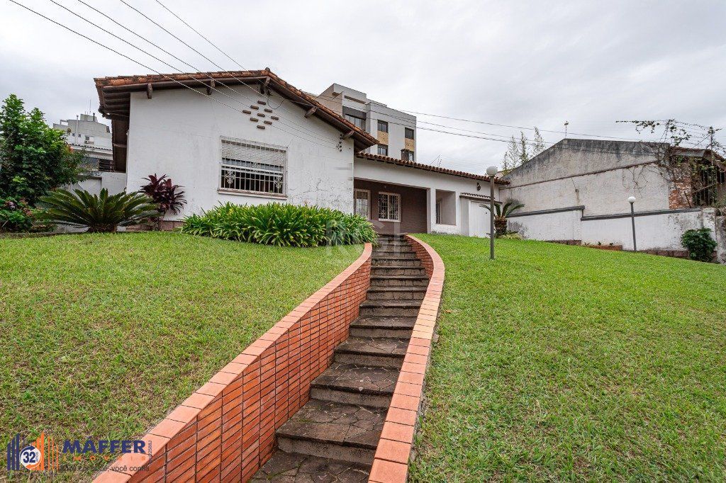 Casa no bairro Petrópolis de 3 dormitórios