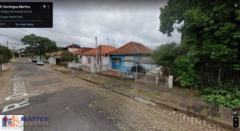 Terreno com 3 casas, no bairro Cristo Redentor, em Porto Alegre, RS.