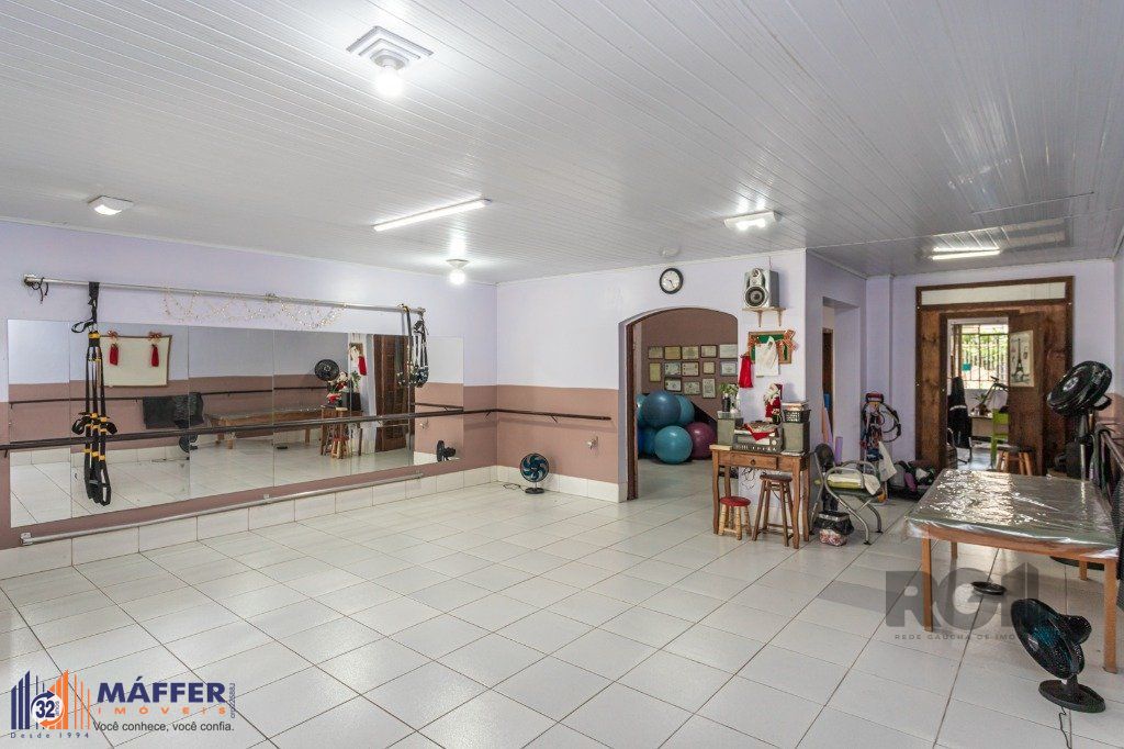 Casa, 5 quartos, 285 m² - Foto 1