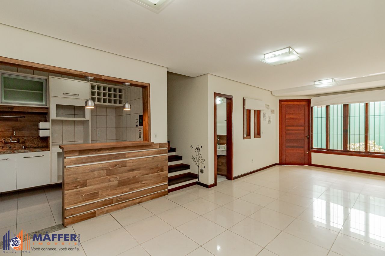 Oportunidade em Ipanema: Casa em Condomínio Fechado com Suíte Master, Hidromassagem e Alto Padrão
