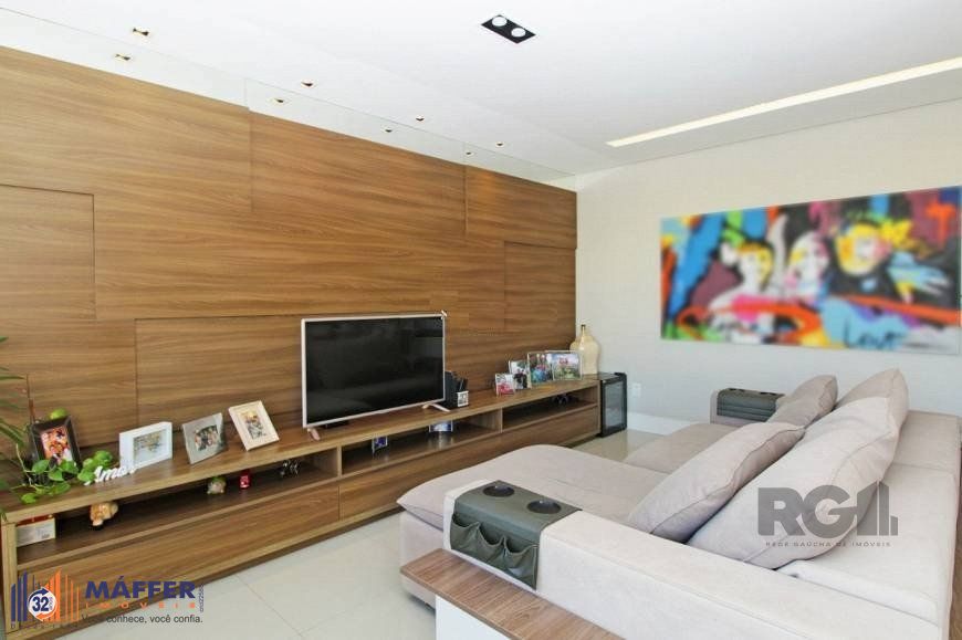 EXCELENTE OPORTUNIDADE! 120m2, 2 VAGAS, ANDAR ALTÍSSIMO COM VISTA PARA AEROPORTO! Apartamento 3 dormitórios (sendo 1 suíte)