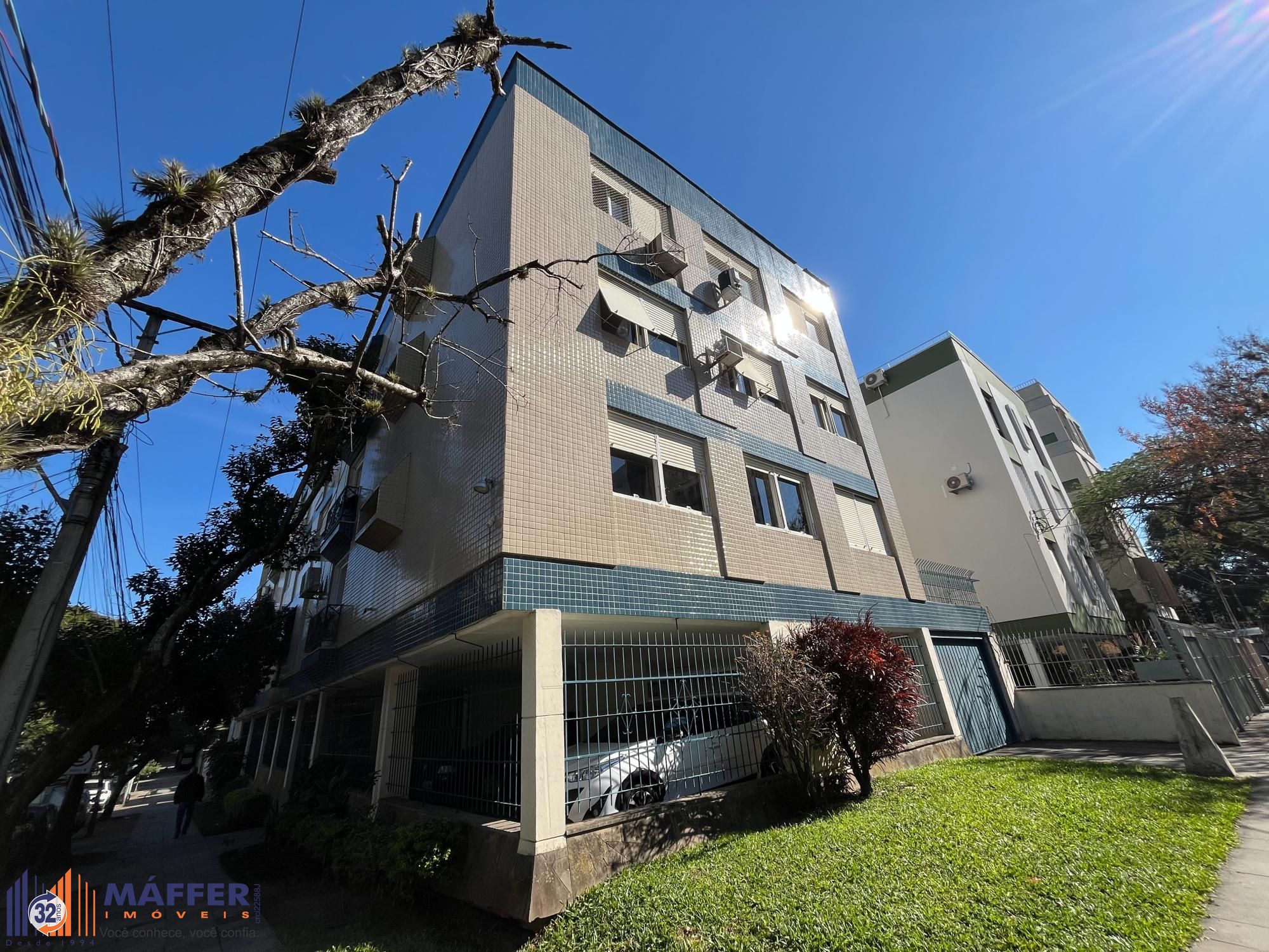 Apartamento de 3 quartos, suíte, dependência de emprega e 1 vaga de garagem