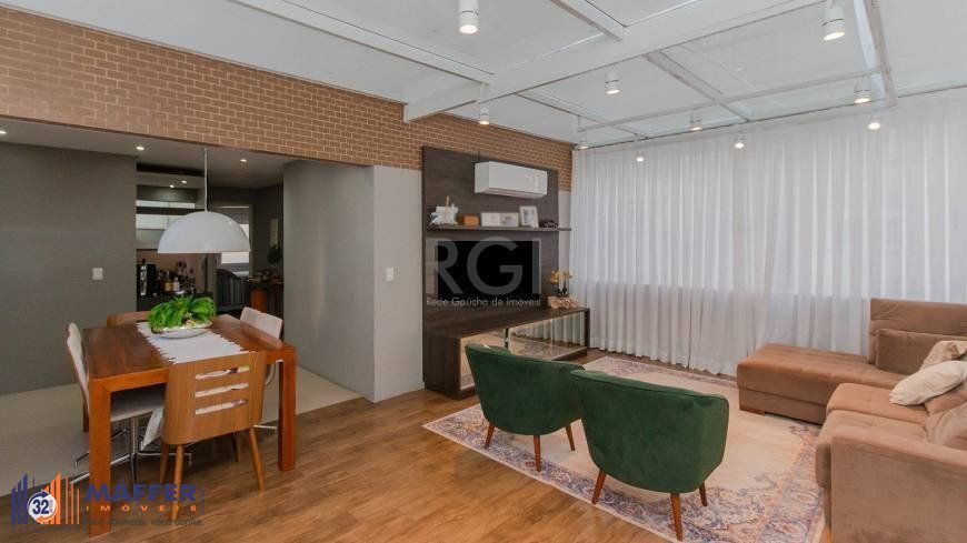 Apartamento de 3 dormitórios e 1 suíte no bairro Floresta em Porto Alegre
