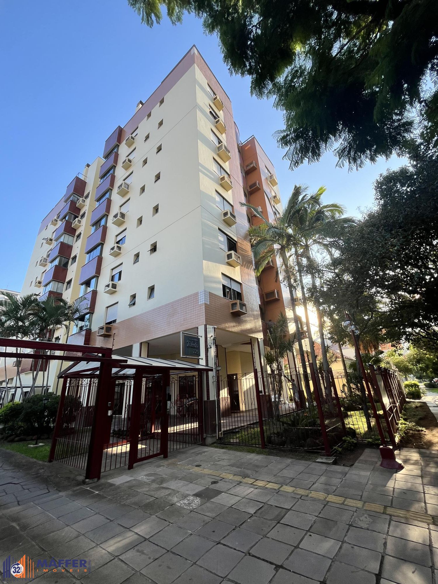 Cobertura de 3 quartos, suíte e 1 vaga de garagem no bairro Menino Deus