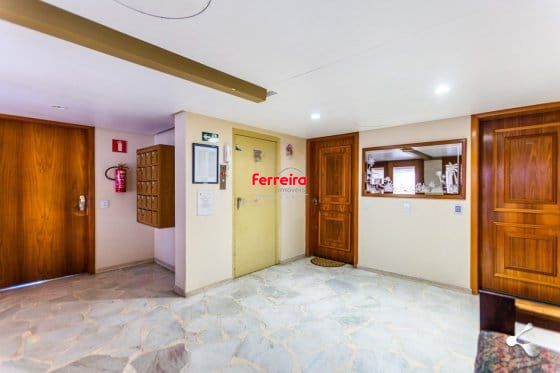 Apartamento de 2 quartos em prédio com elevador no bairro Santana