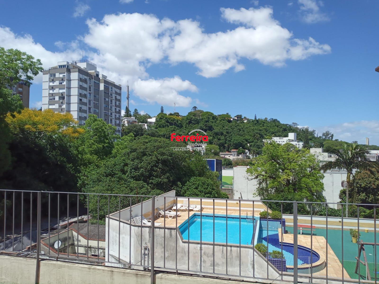 Cobertura de 2 quartos, 2 banheiros e 1 vaga de garagem no bairro Menino Deus
