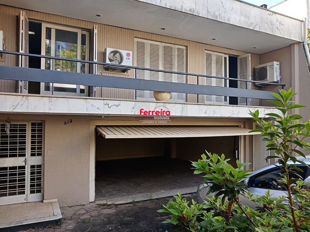 Linda residência no Menino Deus