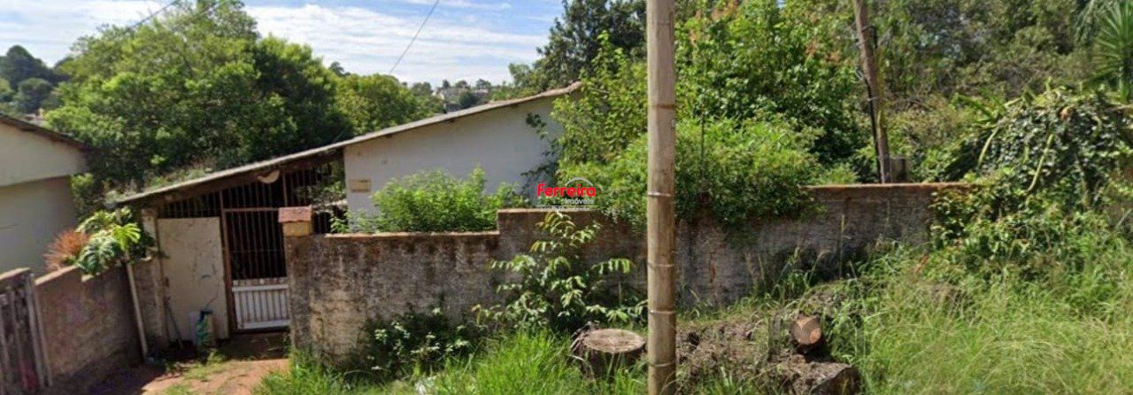 Casa, depósito, pavilhão, em um terreno de 12 x 39,80