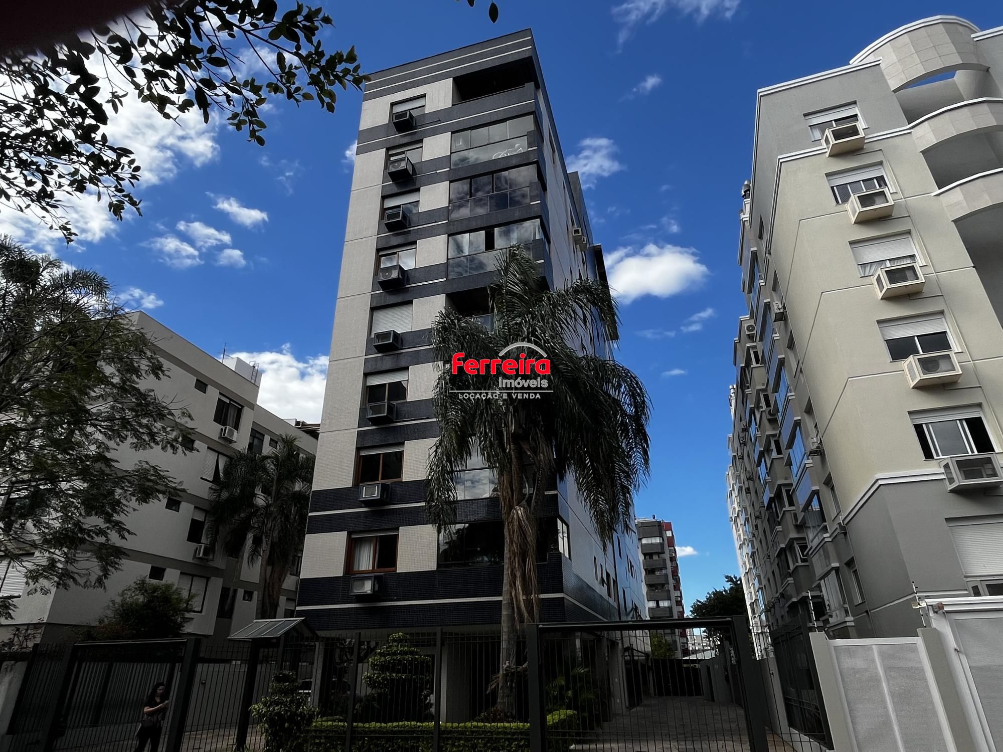 Cobertura com 3 suítes, gabinete, dependencia de empregada e 2 vagas Santana POA