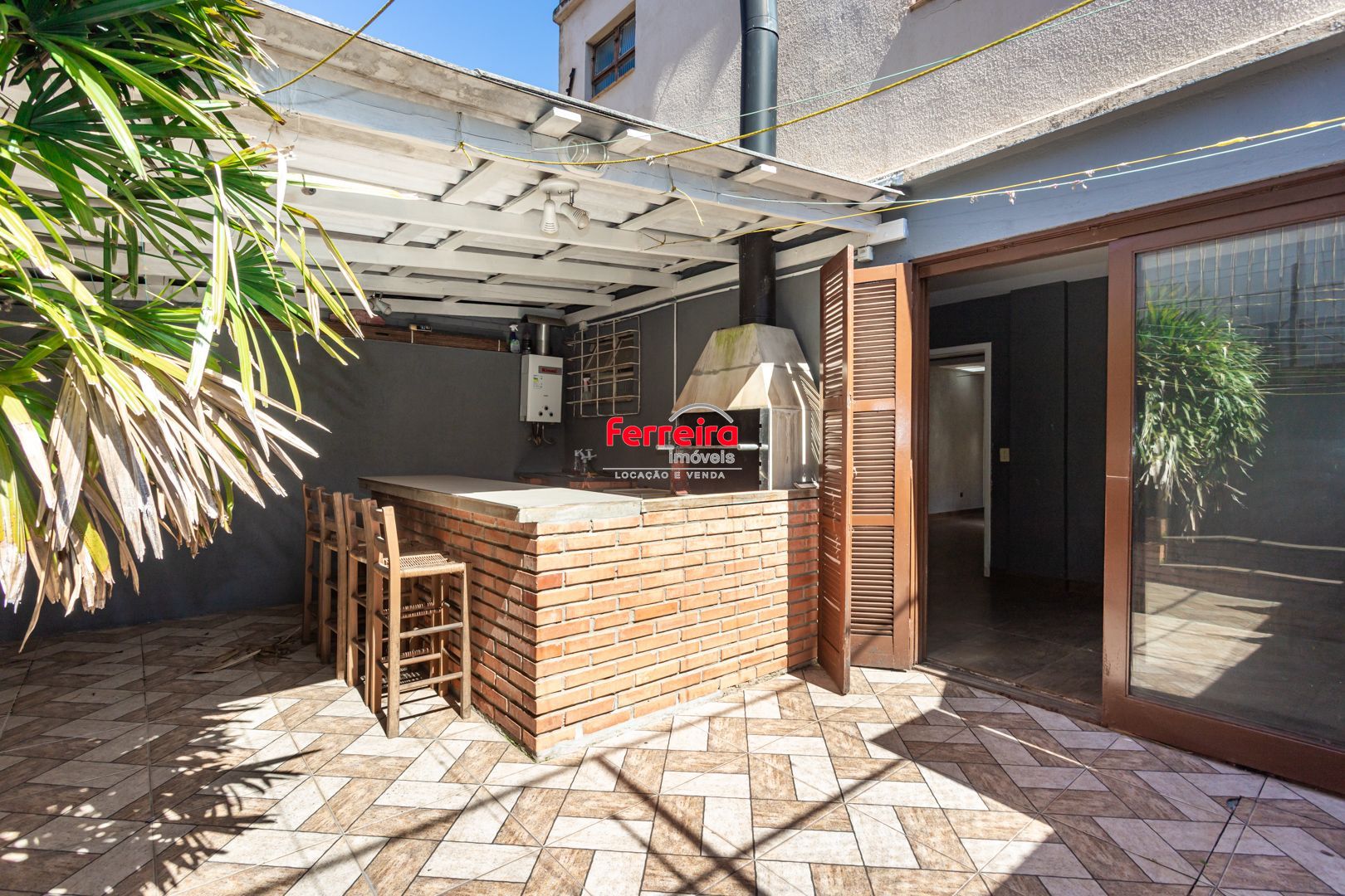 Apartamento Garden térreo no bairro Menino Deus de 1 dormitório DESOCUPADO