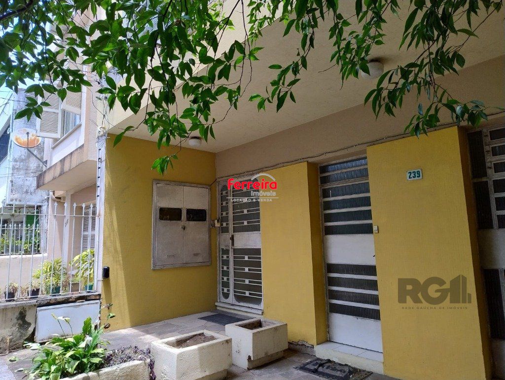 CASA MISTA COMERCIAL NO TÉRREO E RESIDENCIAL EM CIMA