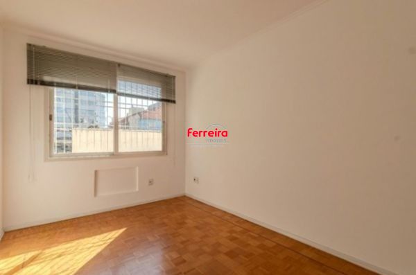 Apartamento no bairro Floresta de 1 dormitório DESOCUPADO