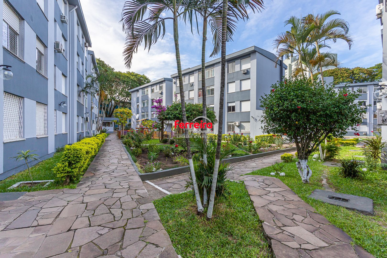 Apartamento no Cristal reformado de 1 dormitório e vaga rotativa