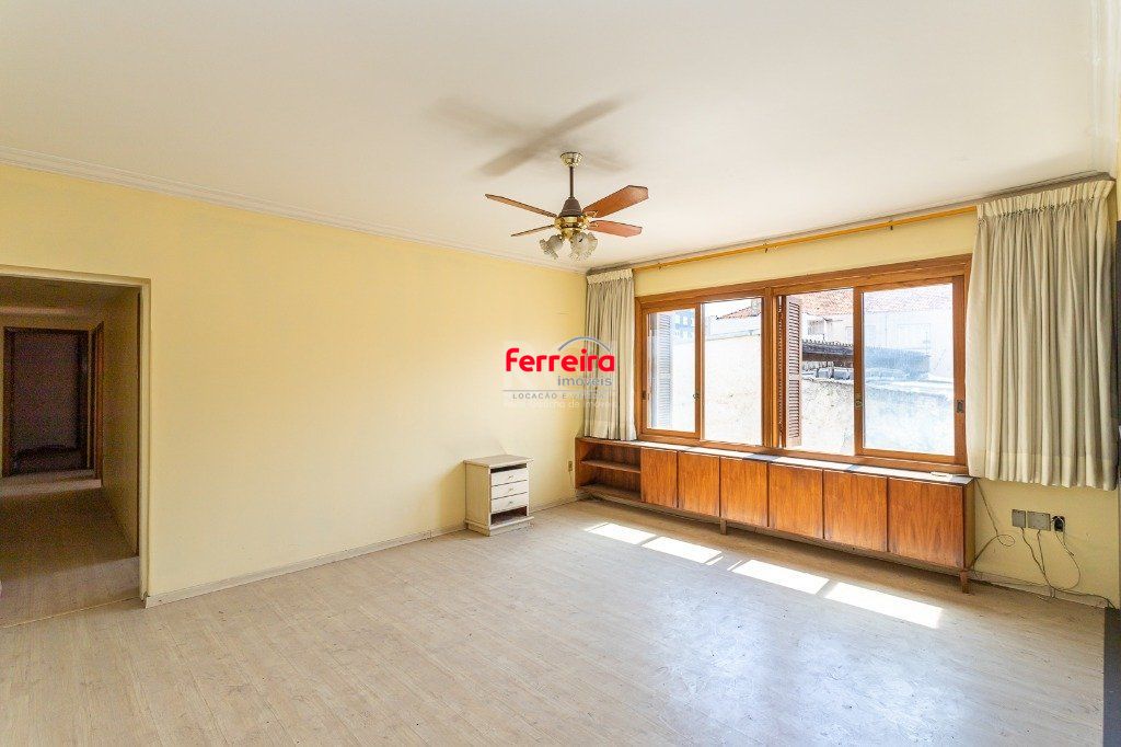 Apartamento de 3 dormitórios e vaga bairro Santa Cecilia DESOCUPADO