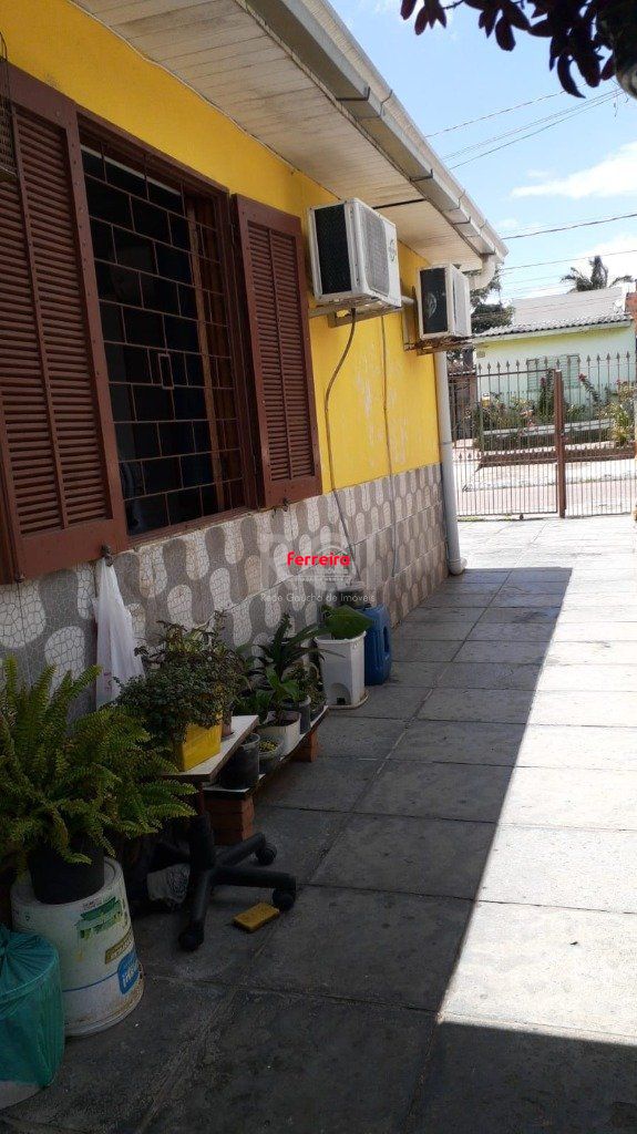 Casa para Venda - 98m², 4 dormitórios, 2 vagas - Jardim Algarve