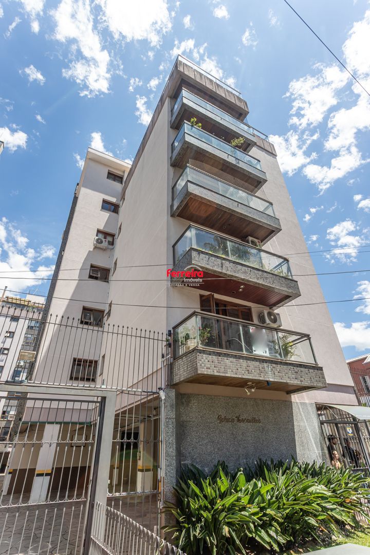 Apartamento no bairro Menino Deus de 4 dormitórios e vaga