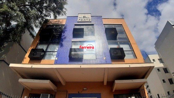 Sala comercial no Menino Deus desocupada