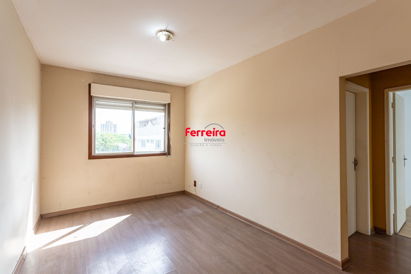 Apartamento de 2 dormitórios no Partenon DESOCUPADO