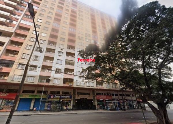 Apartamento no Centro de 3 dormitórios DESOCUPADO