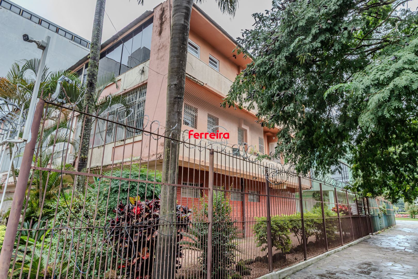 Apartamento no Menino Deus de 1 dormitório DESOCUPADO