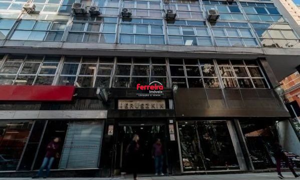 Libertas Imobiliária vende loja comercial terrea com 252 m² privativos no Centro