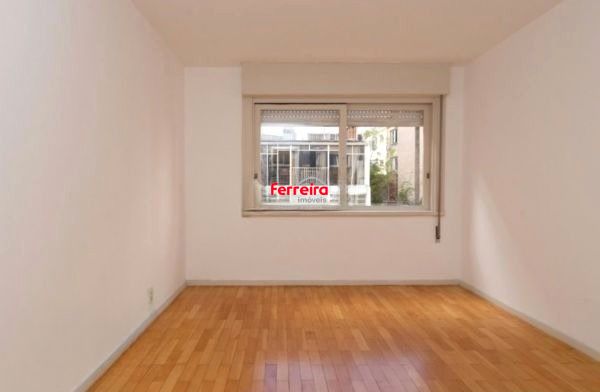 Apartamento no Centro de 1 dormitório DESOCUPADO