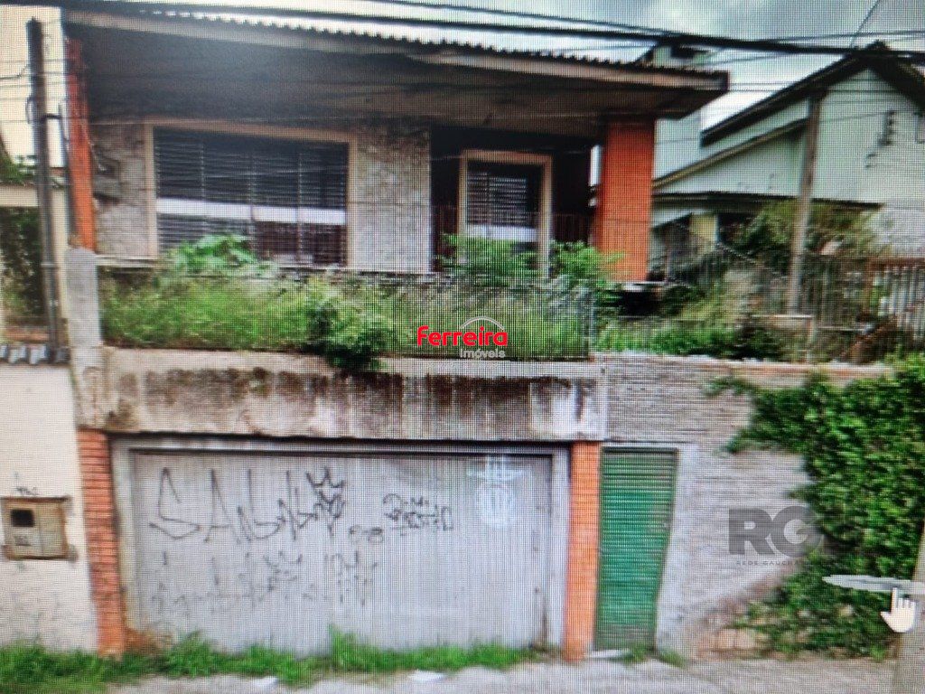 Casa no bairro Medianeira de 4 dormitórios