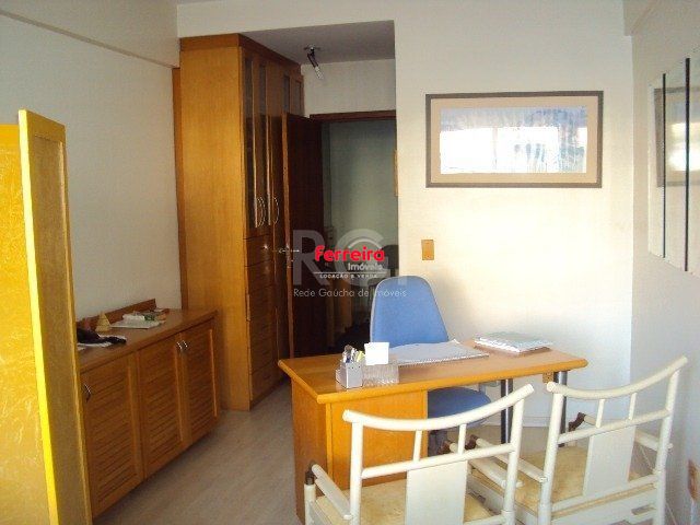Conjunto / Sala para Venda MOBILIADA no bairro Petrópolis DESOCUPADA