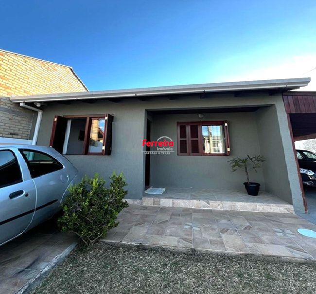 Casa térrea de 3 dormitórios e pátio