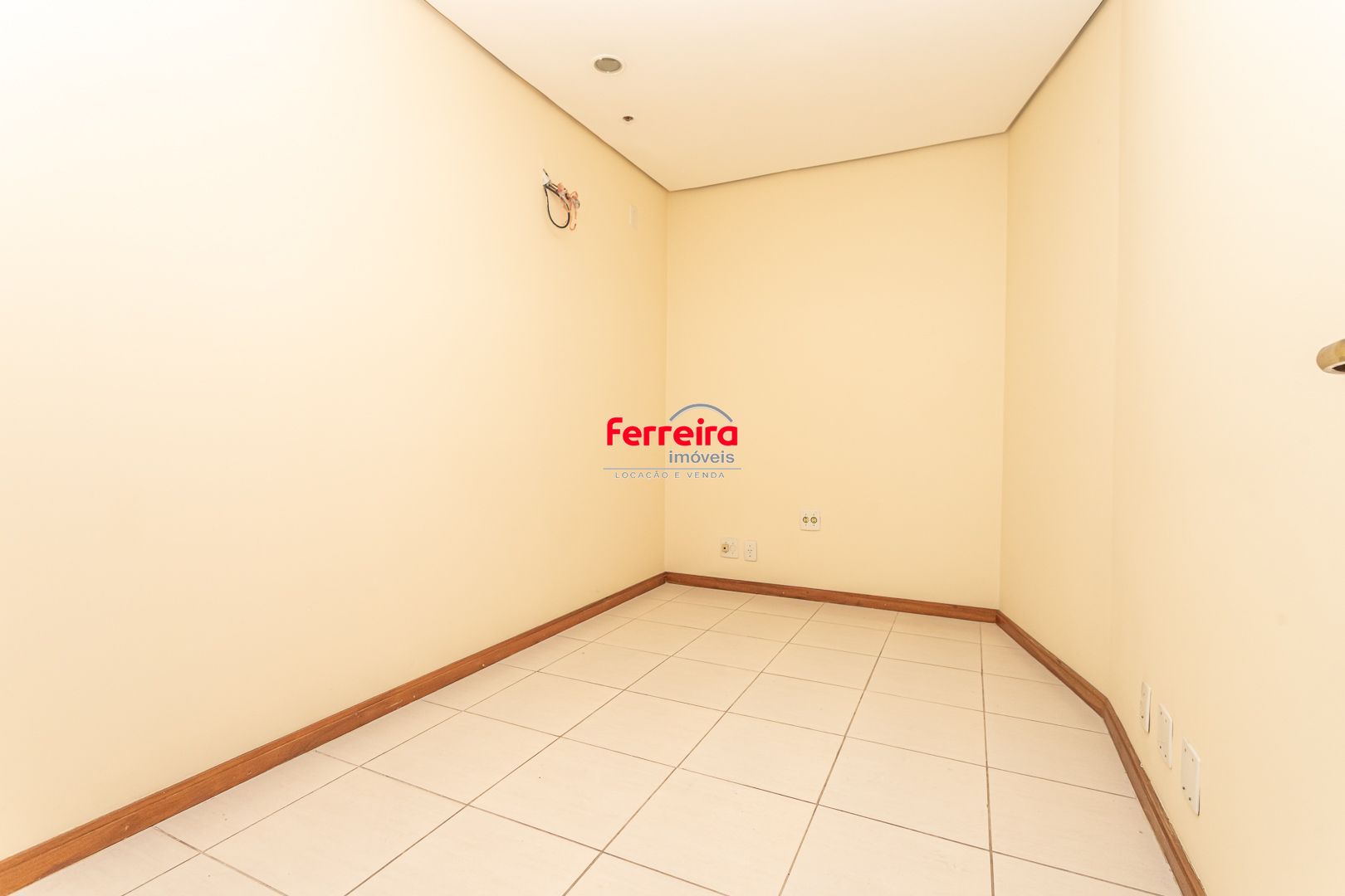 Sala Comercial, 2 salas, à venda, 54 m², Floresta - Porto Alegre — foto 3