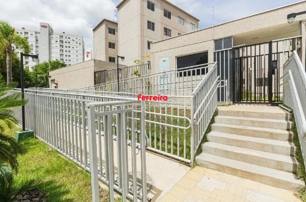 Apartamento no Jardim Carvalho de 2 dormitórios e infra