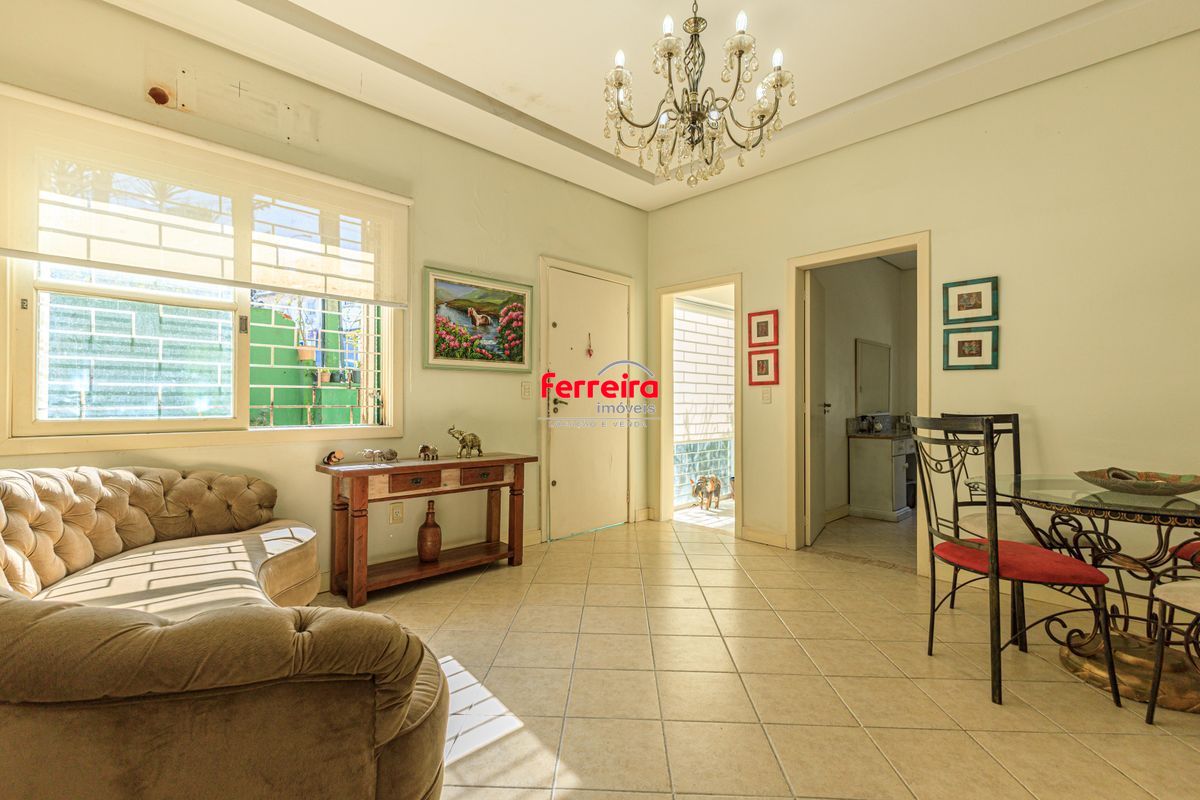 Casa 4 dormitórios Petrópolis