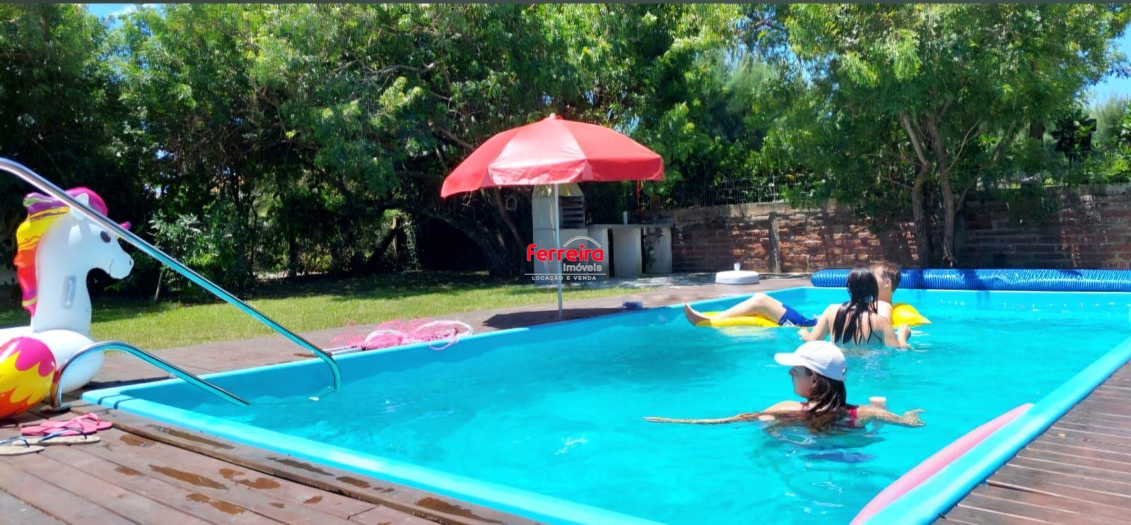 Casa com Piscina e Espaço Gourmet à Venda em  – 3 Dormitórios | Mariluz Plano D