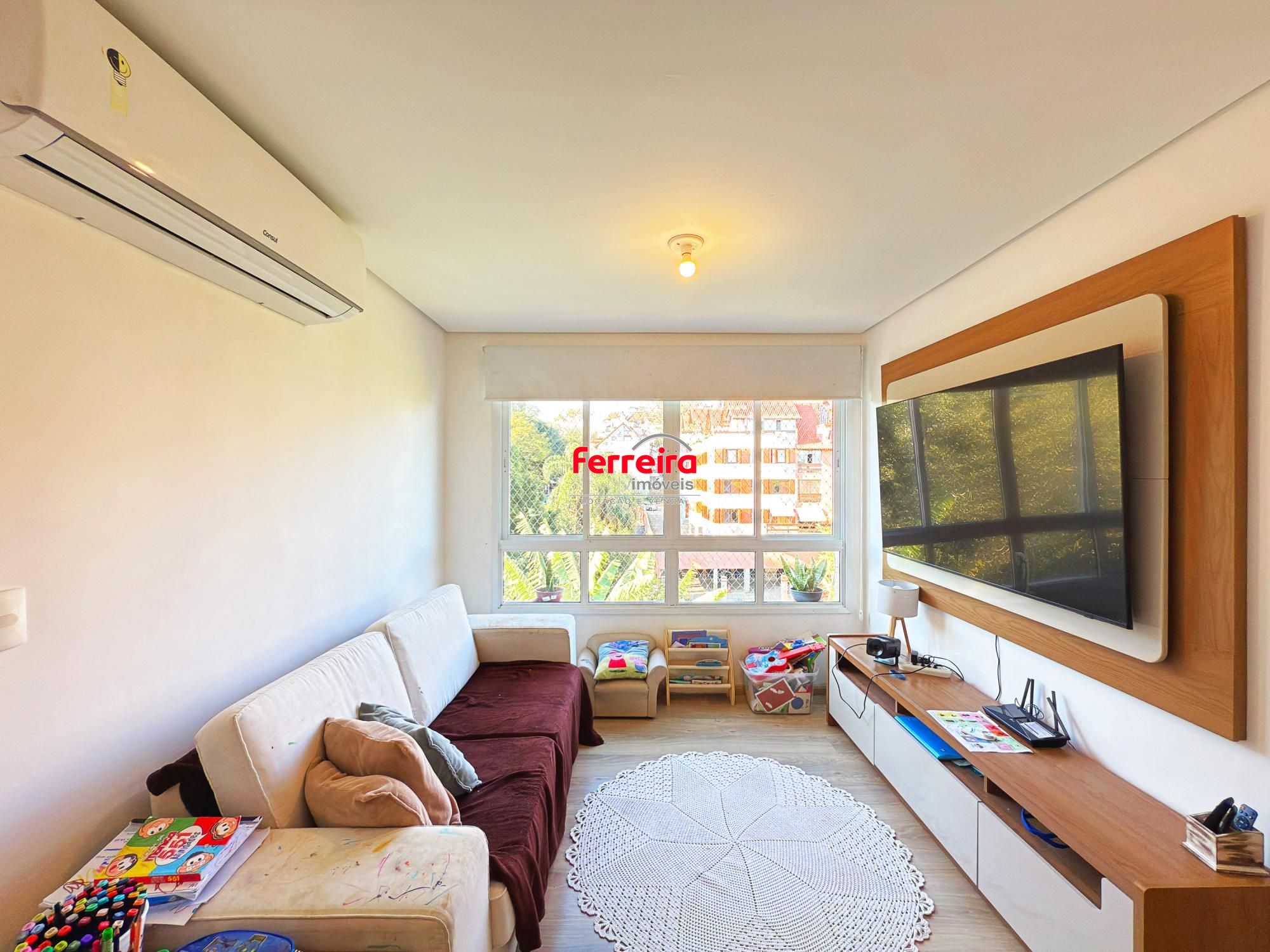 Apartamento com 2 dormitórios e 1 vaga coberta na Dea Coufal