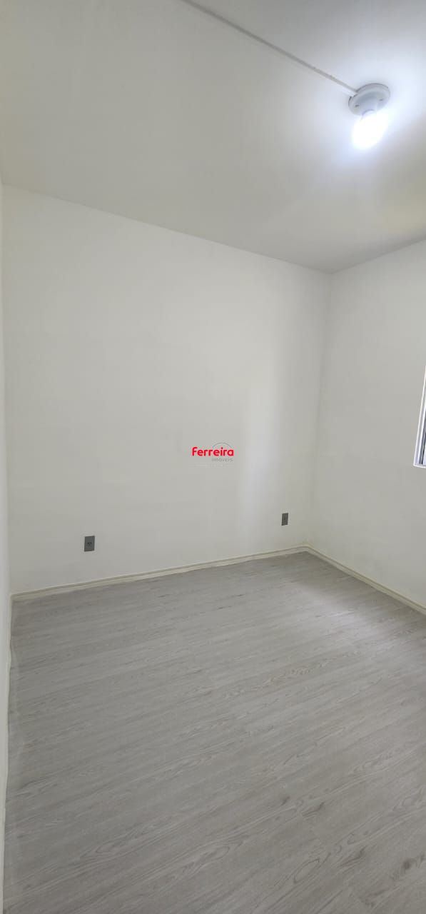 Apartamento com 02 dormitórios com 01 vaga de estacionamento rotativo