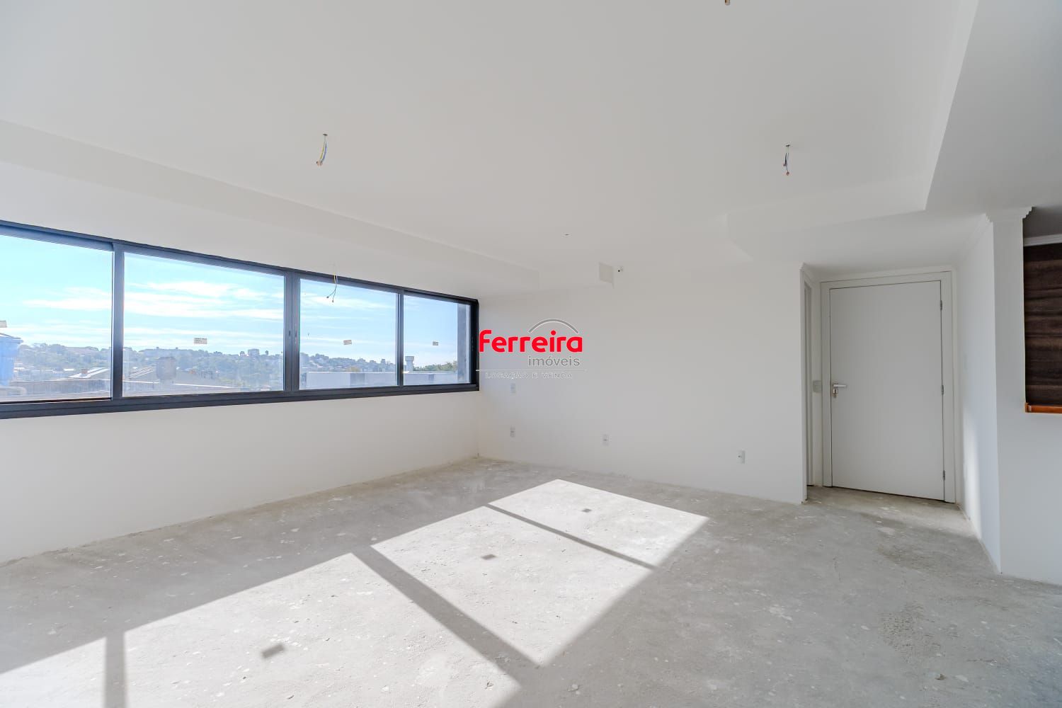 Apartamento 3 Dormitórios com 2 Suítes e 2 Vagas à Venda no Nonoai, Porto Alegre