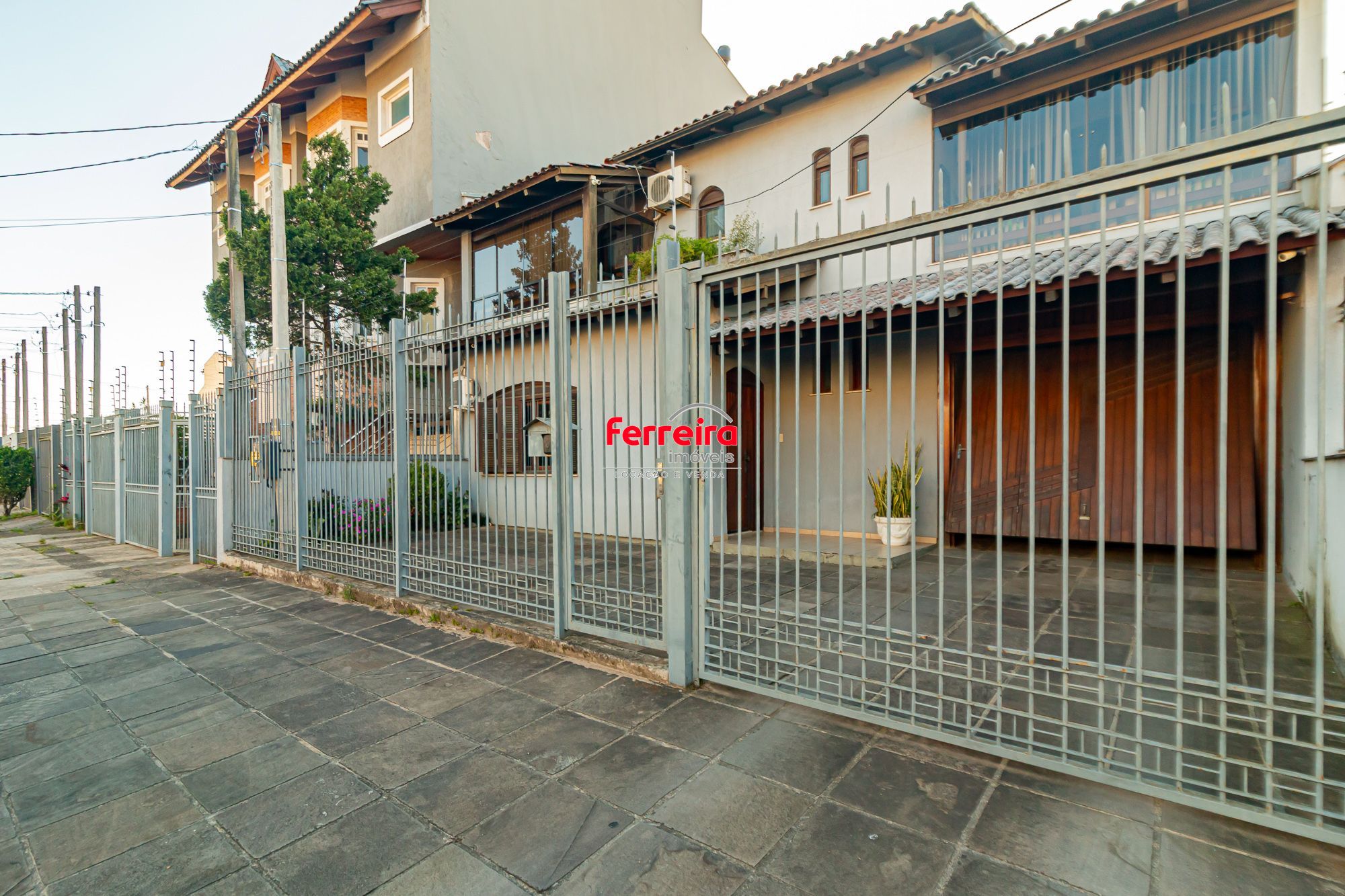 Casa de Alto Padrão à Venda no Jardim  Planalto | Porto Alegre