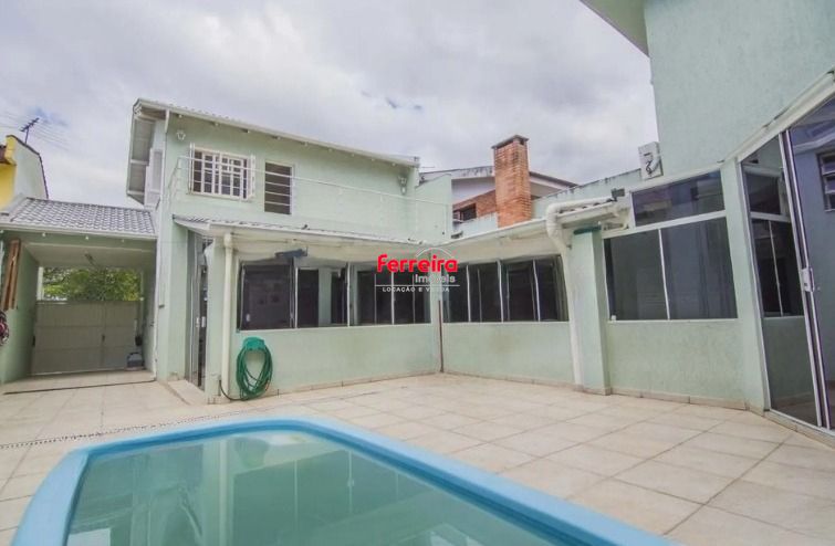 Casa 4 quartos, 4 suítes, 4 vagas e pátio com piscina no Bairro Vila Ipiranga