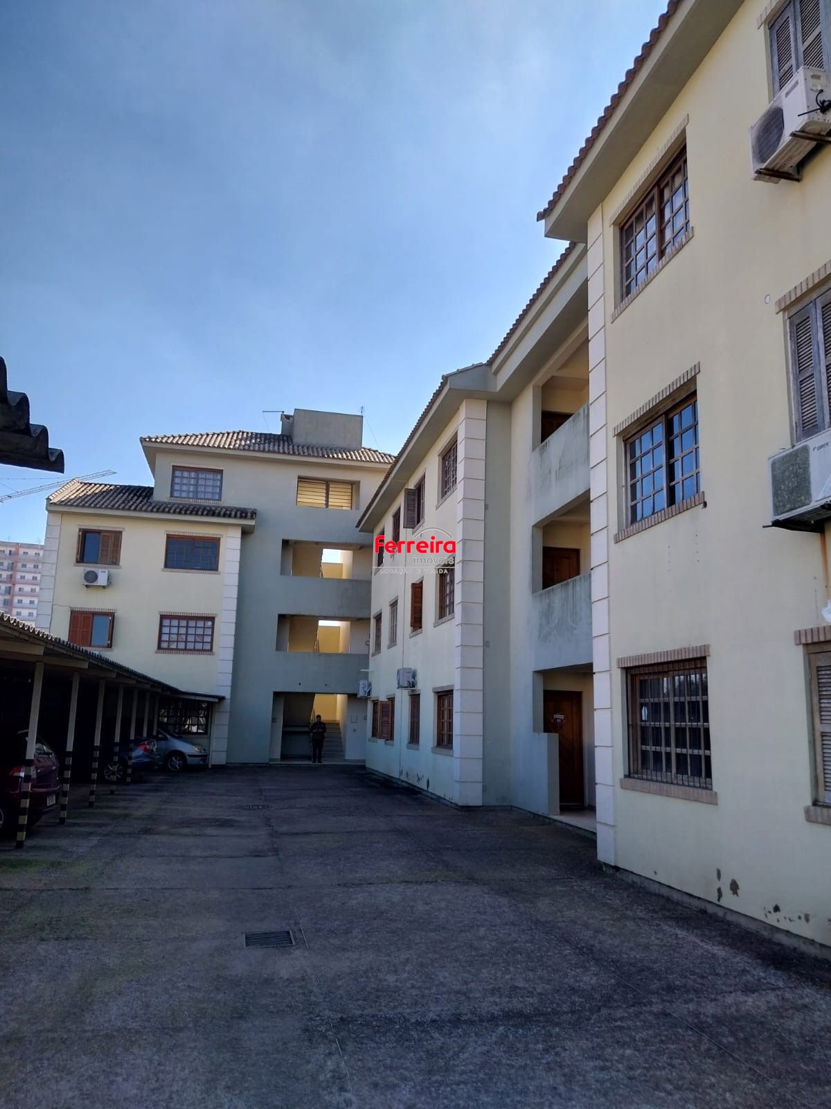 Apartamento de 2 quartos no segundo andar semi mobiliado em Gravataí
