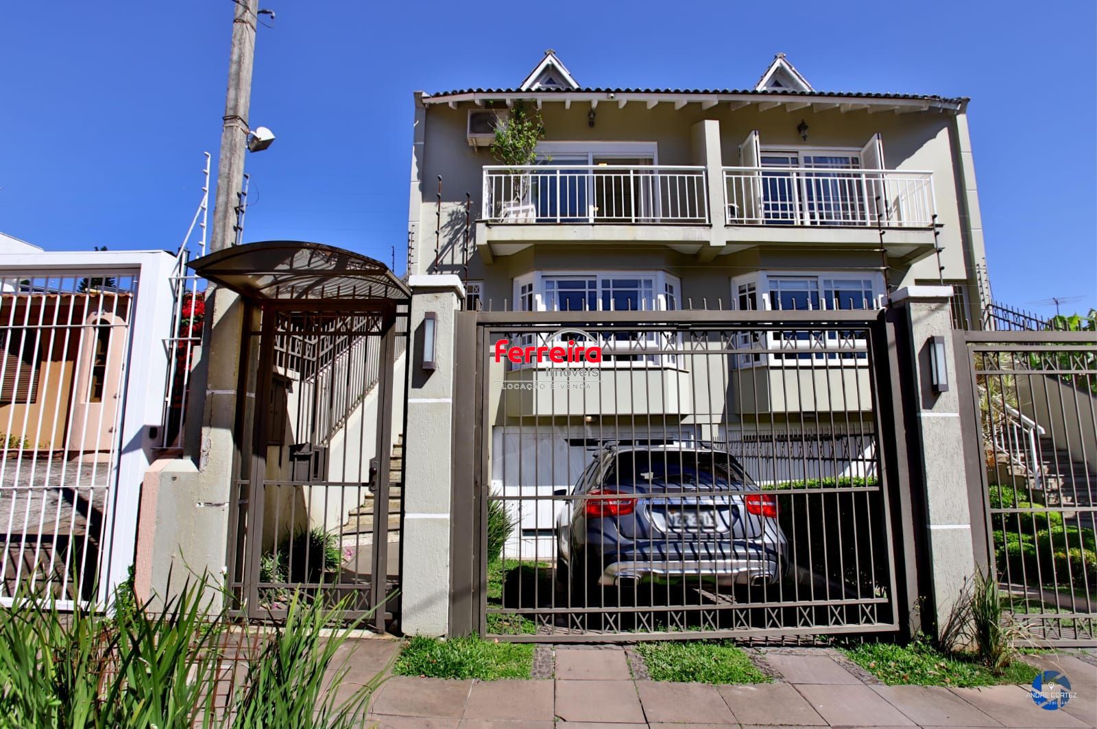 Casa com 4 dormitórios no Bairro Chácara das Pedras