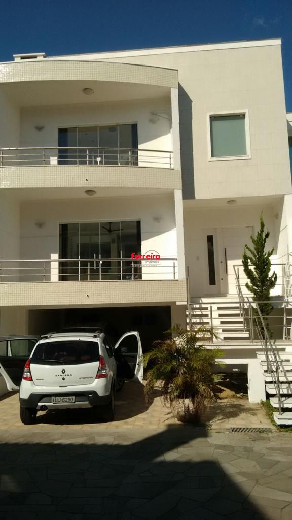 Casa em Condomínio com 3 quartos, 1 suíte e 288m² à venda no Ecoville.