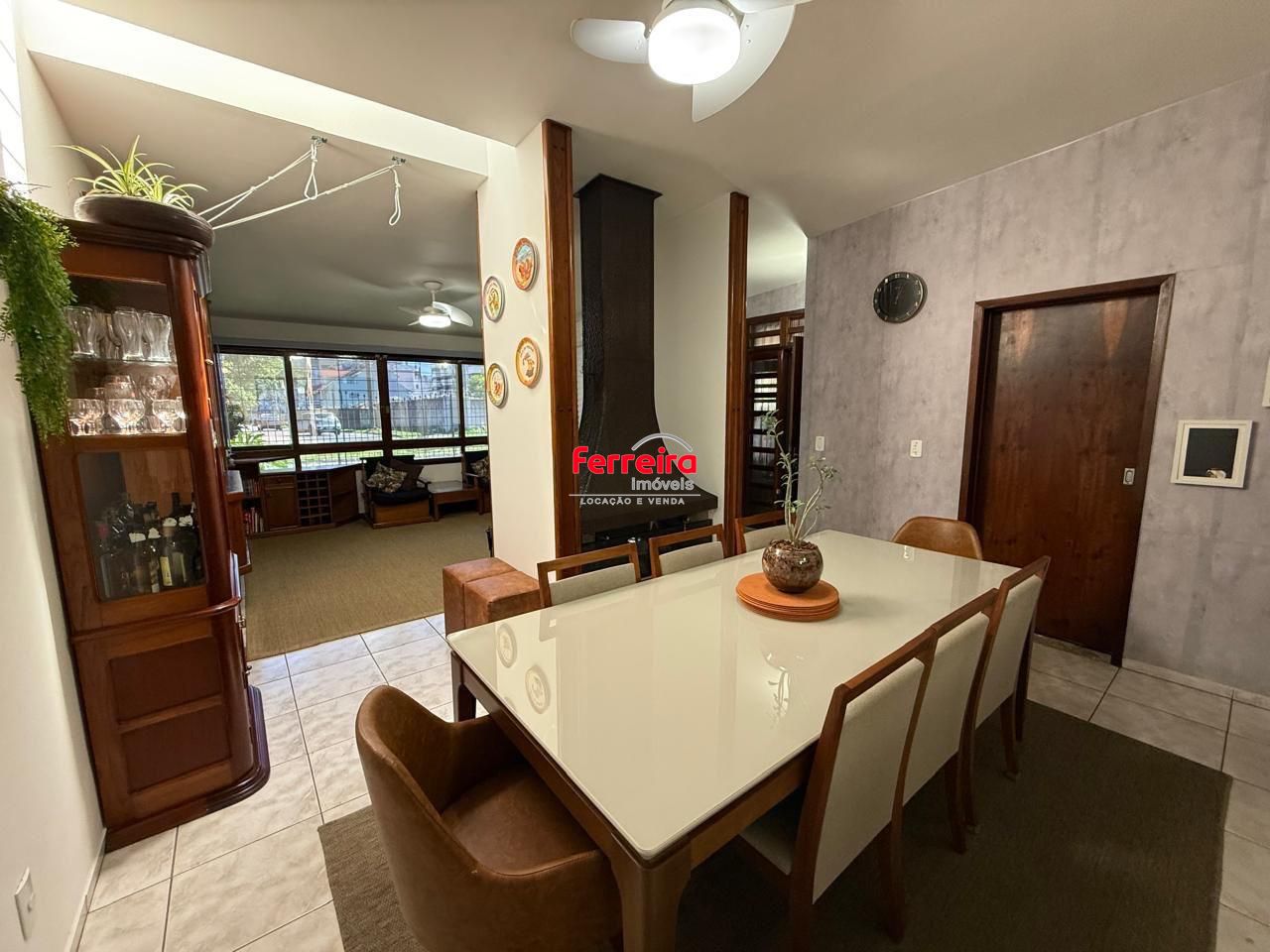Casa semi mobiliada de 4 dormitórios bairro São Sebastião