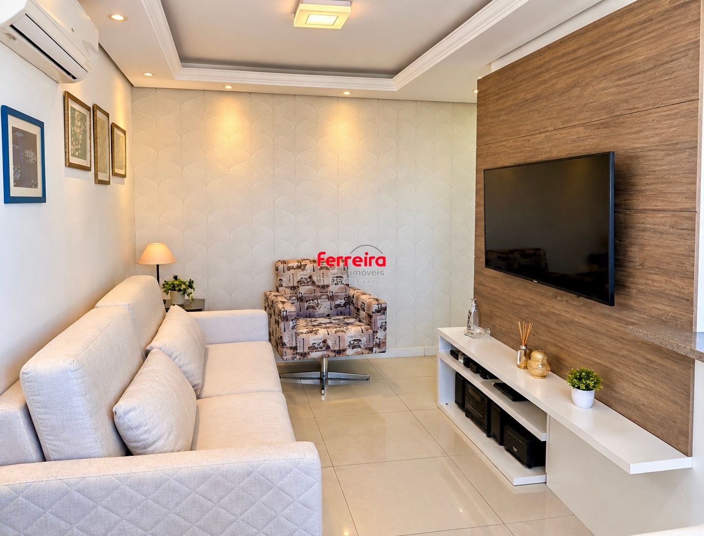 Apartamento 3 dormitórios Suíte Semi Mobiliado com Vaga de Garagem, Sarandi