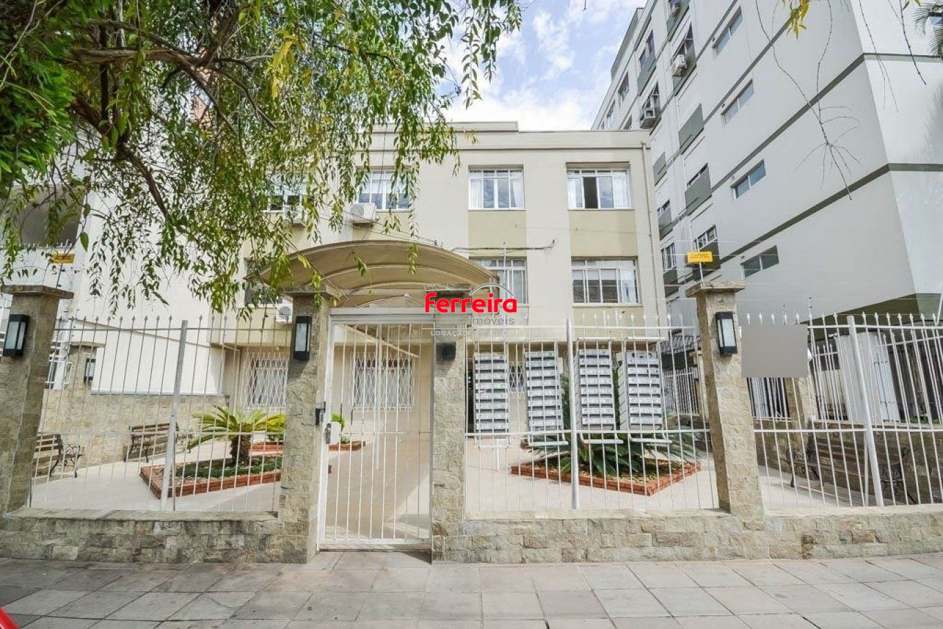 Apartamento à venda com 2 dormitórios 69 m² no Bairro Menino Deus