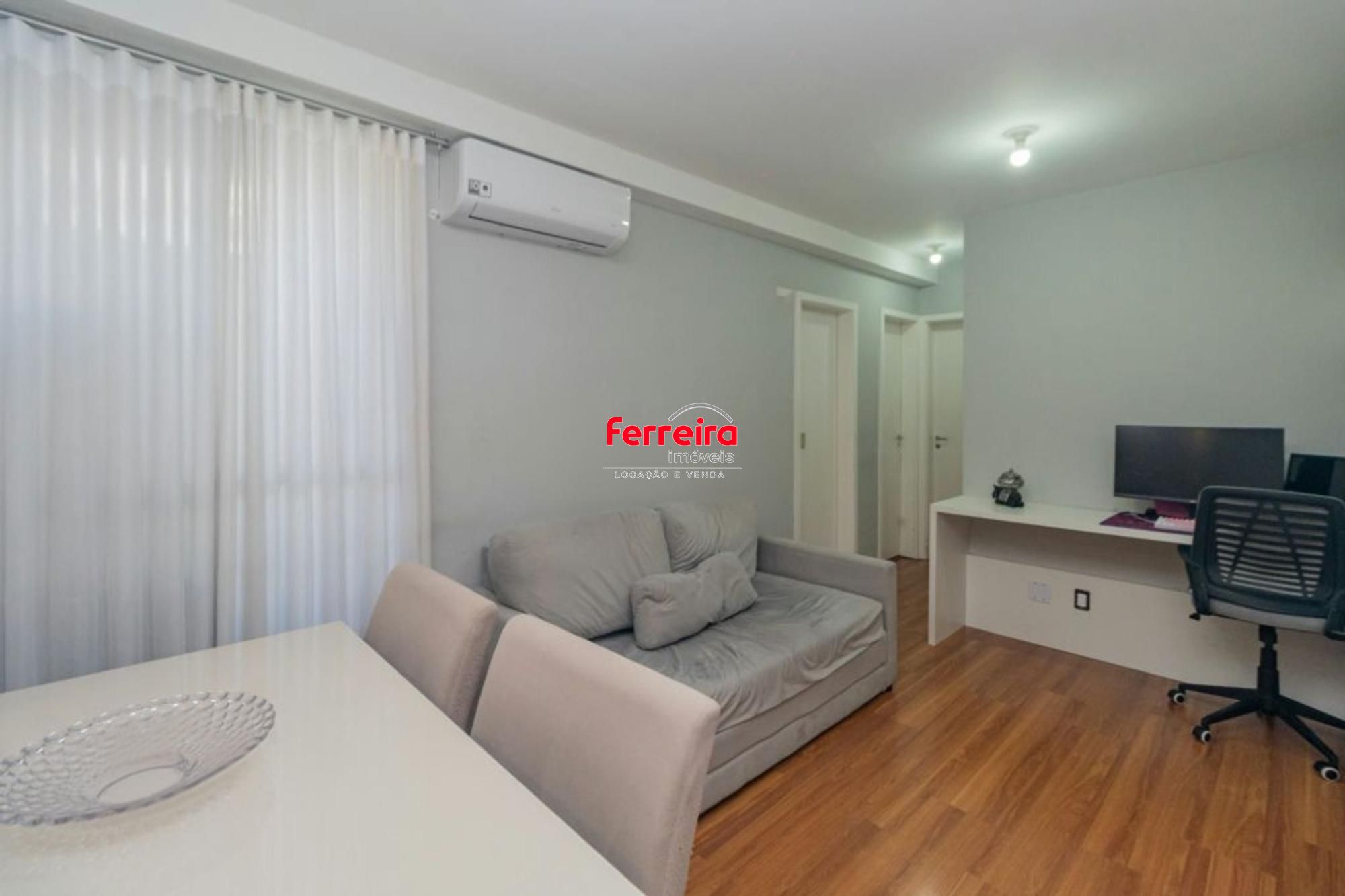 Apartamento 2 Dormitórios com Vaga e Piscina no Cristal em Porto Alegre