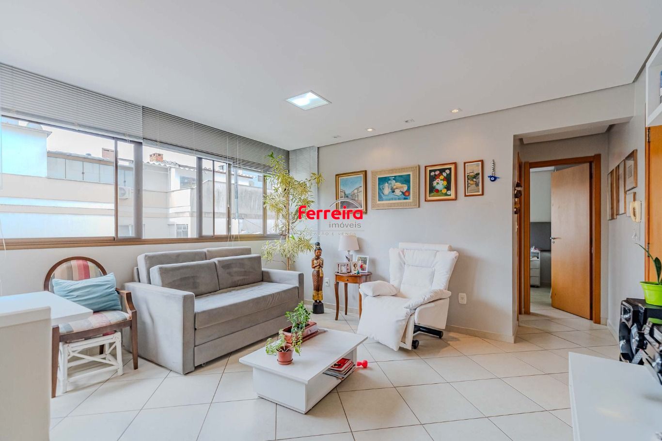 Apartamento com 1 dormitório e 1 vaga de garagem no Bairro Higienópolis