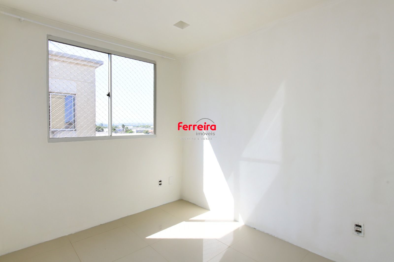 Apartamento 2 Dormitórios com 1 Vaga no Sarandi
